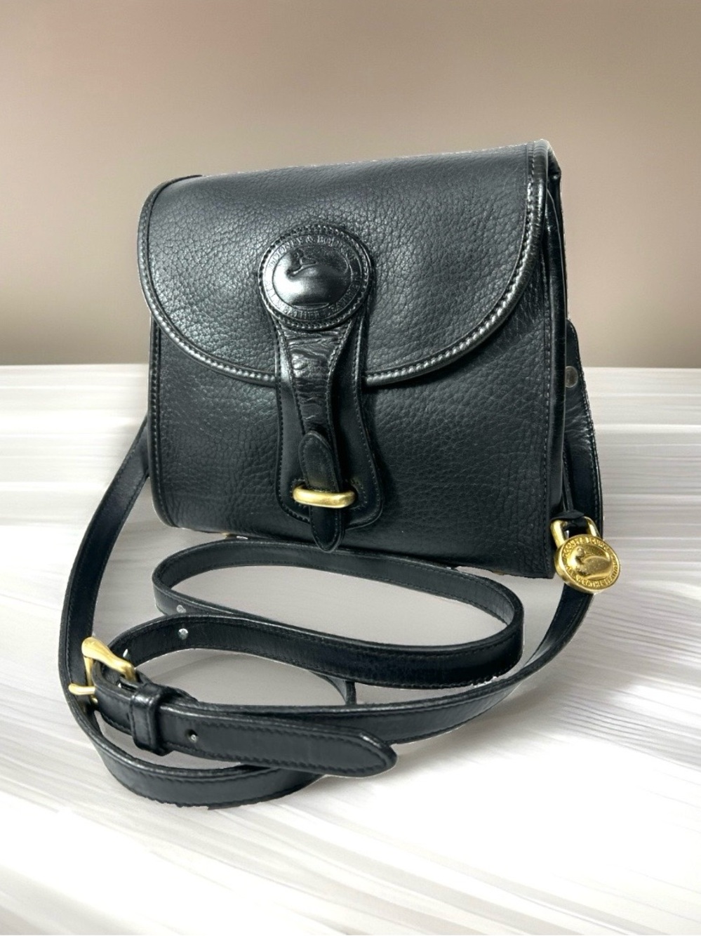 🦆 DOONEY & BOURKE Shoulder Bag in Dark Gray